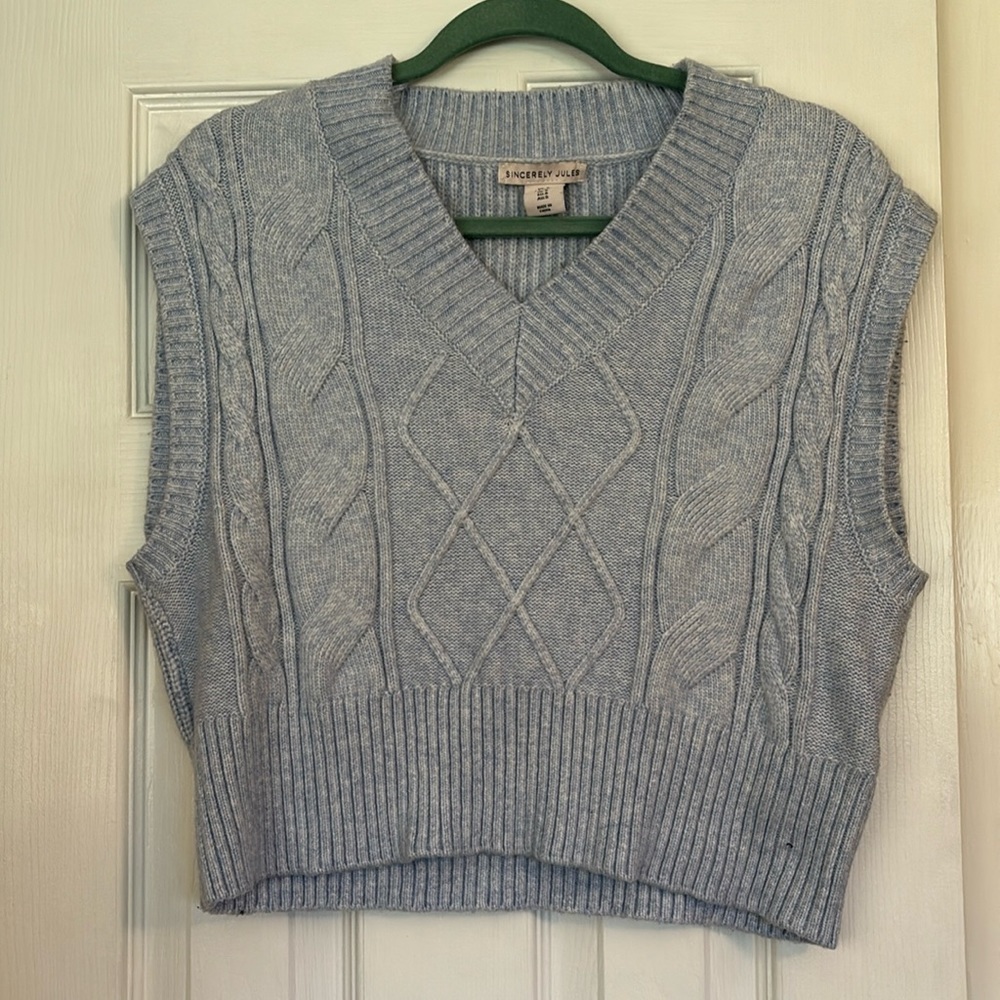 Knit sweater vest